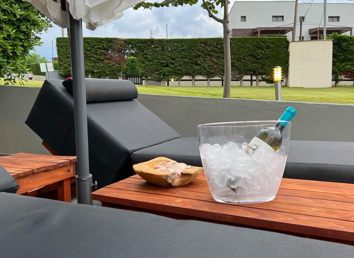 Heaven Luxury Villa Nea Roda Ngoại thất bức ảnh